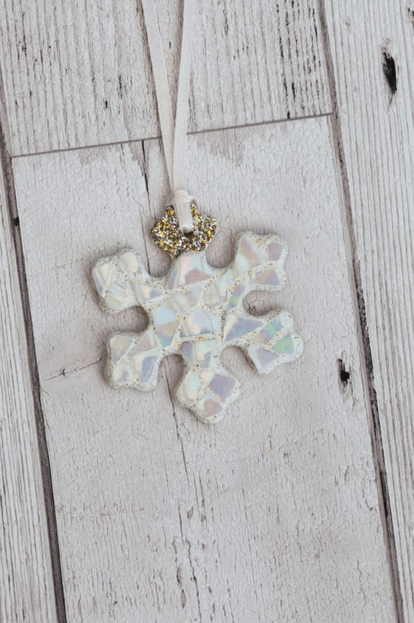 China Mosaic Pearl Snowflake Ornament